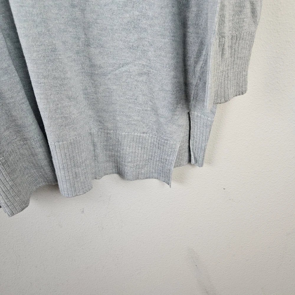 Torrid V-neck light Pullover Sweater Size 3/3X
